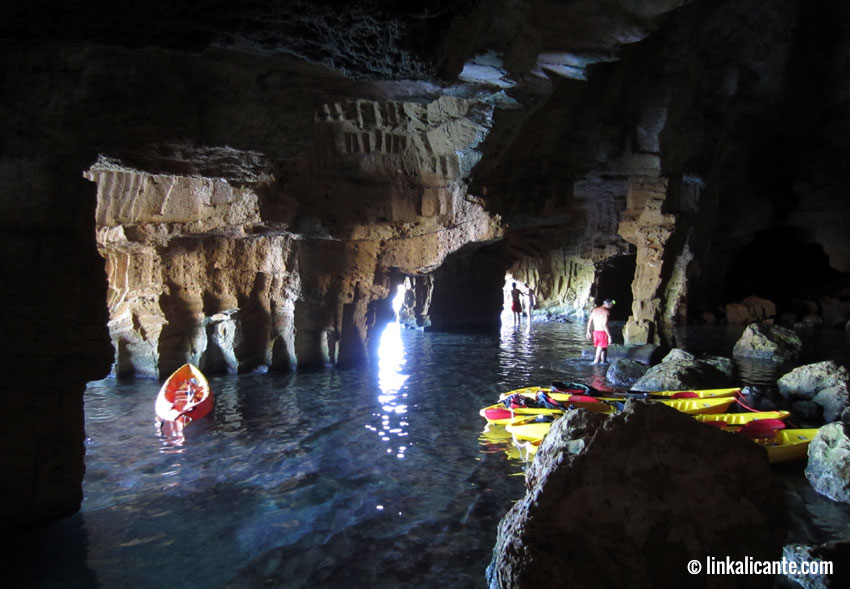 Cova Tallada en kayak