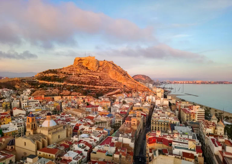 21 Cosas que ver y hacer en Guardamar del Segura 17 Vista panorámica de Alicante ciudad desde el Gran Sol