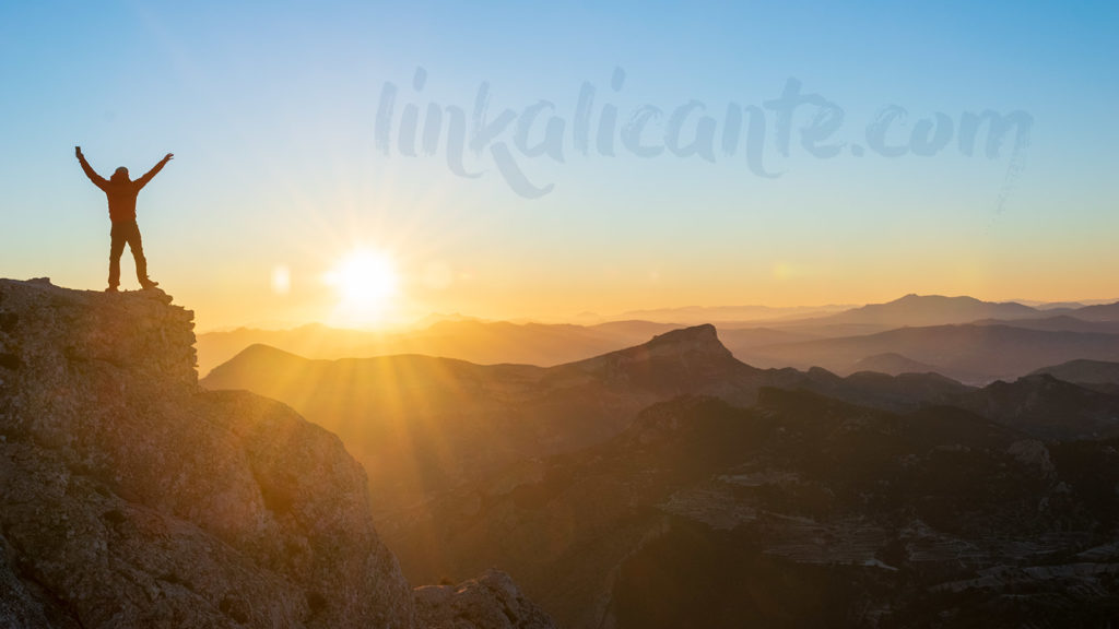 Propósitos 2019 LinkAlicante, atardecer en el Maigmó