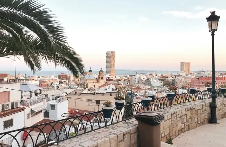 Vistas desde el Barrio de Santa Cruz, Alicante