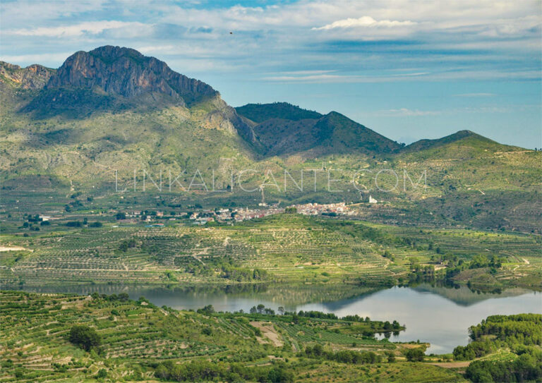 The Benicadell, Beniarrés and its reservoir - El Comtat (Alicante)