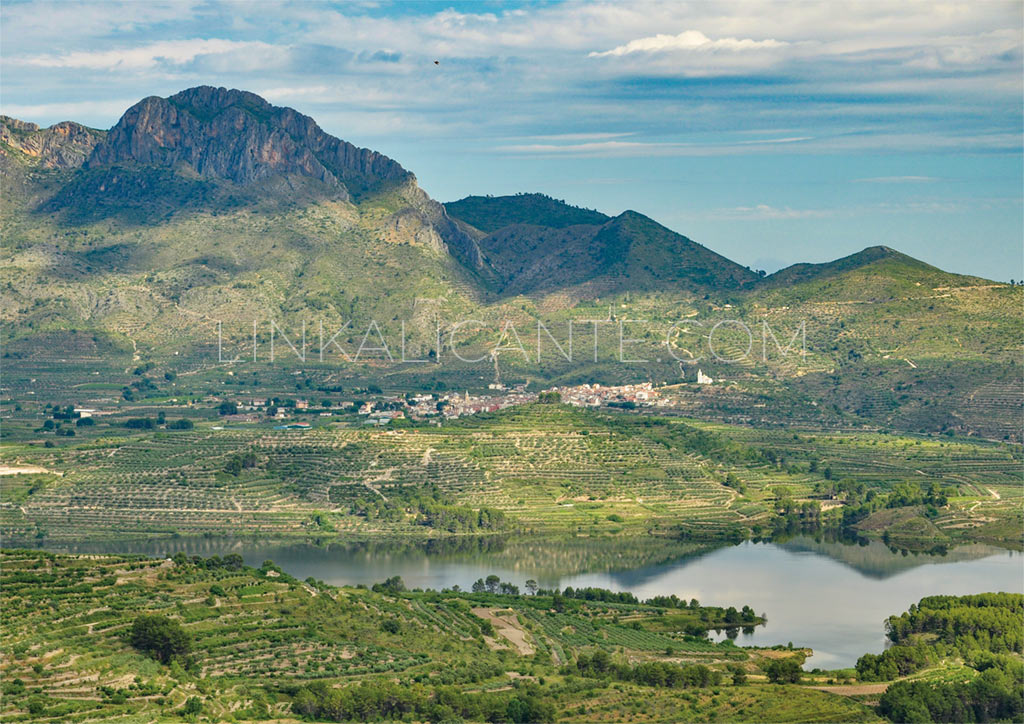 El Benicadell, Beniarrés y su embalse - El Comtat (Alicante)