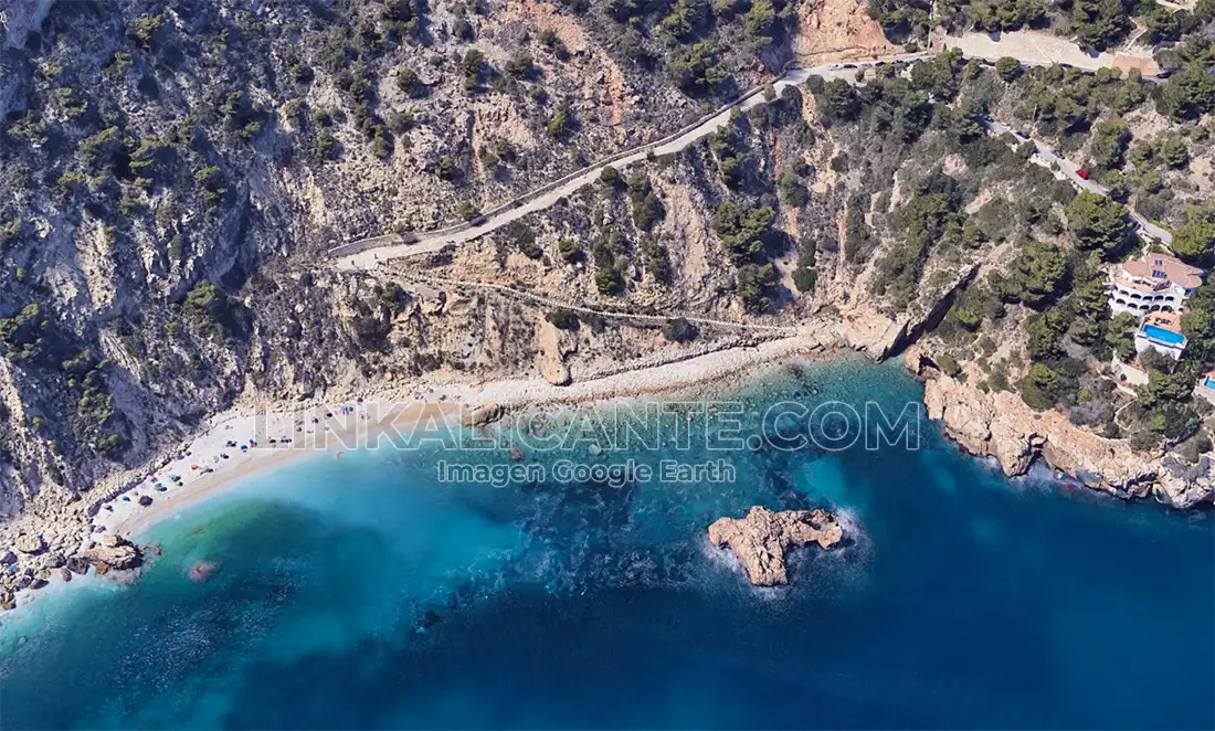 Cala Ambolo, Jávea - Google Earth