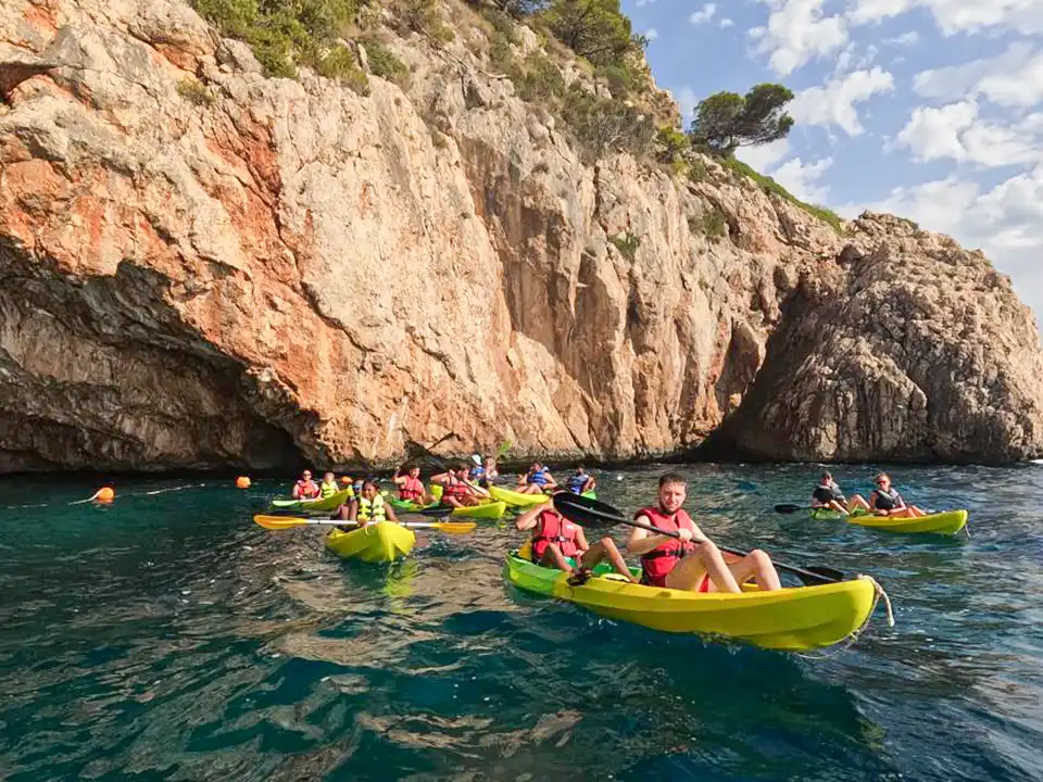 Excursión kayak Cala Ambolo