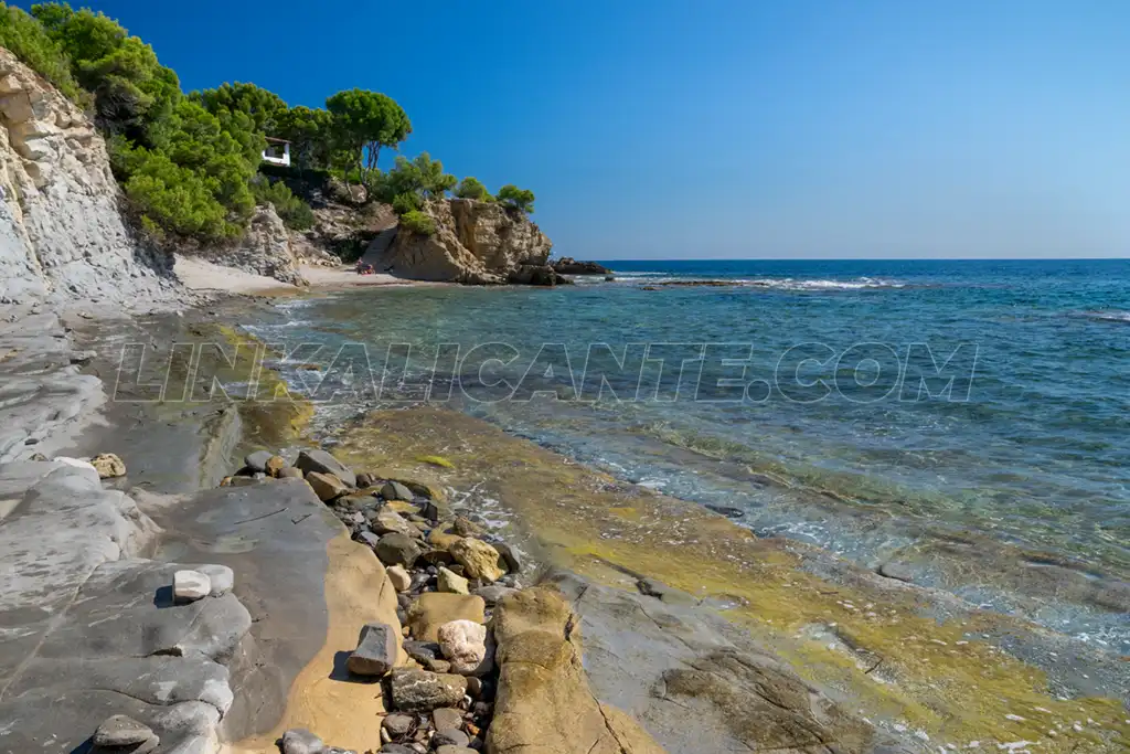 Cala Pinets de Benissa: refrescantes aguas a la sombra de los pinos 7 Cala Pinets de Benissa