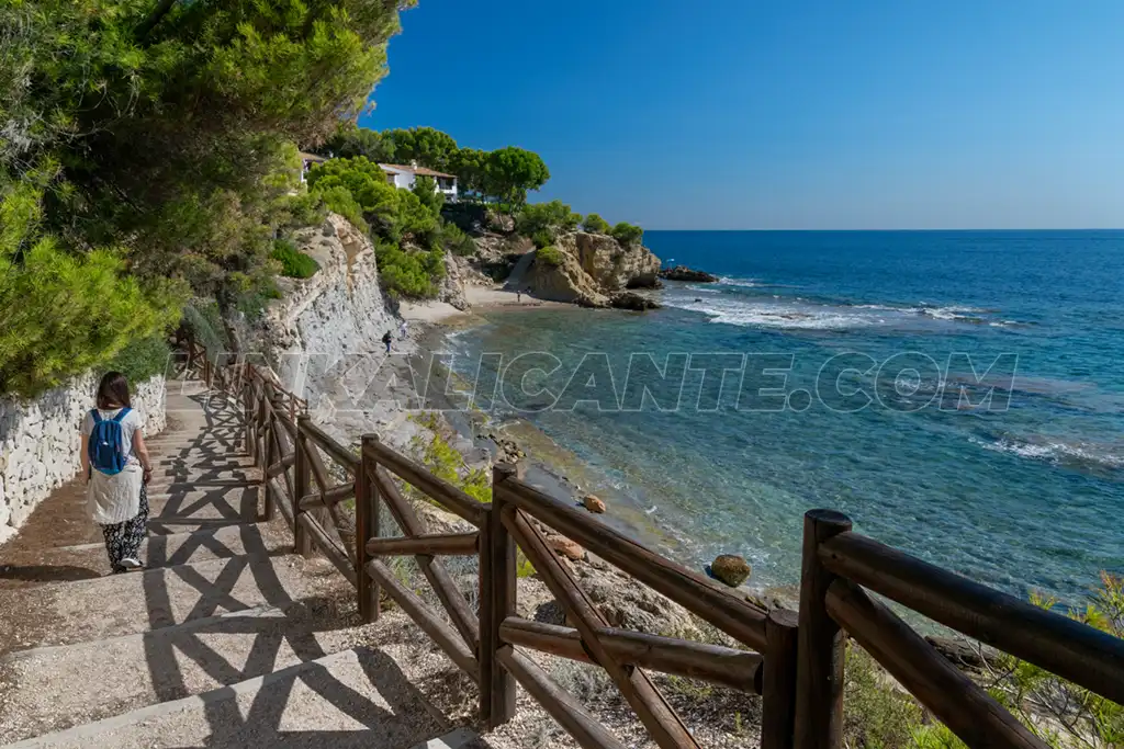 Acceso a Cala Pinets por el Paseo Ecológico de Benissa