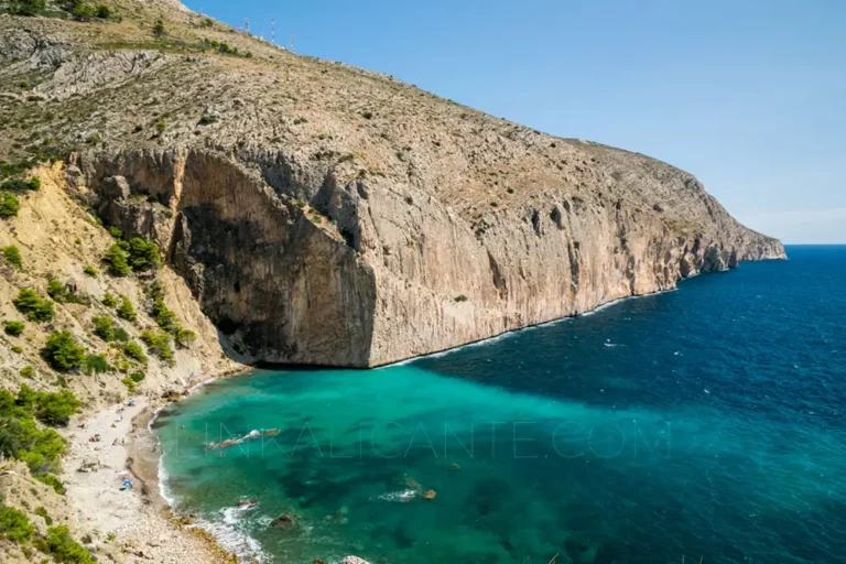 Las 12 Calas de Alicante Imprescindibles para visitar en 2026 38 Cala Racó del Corb