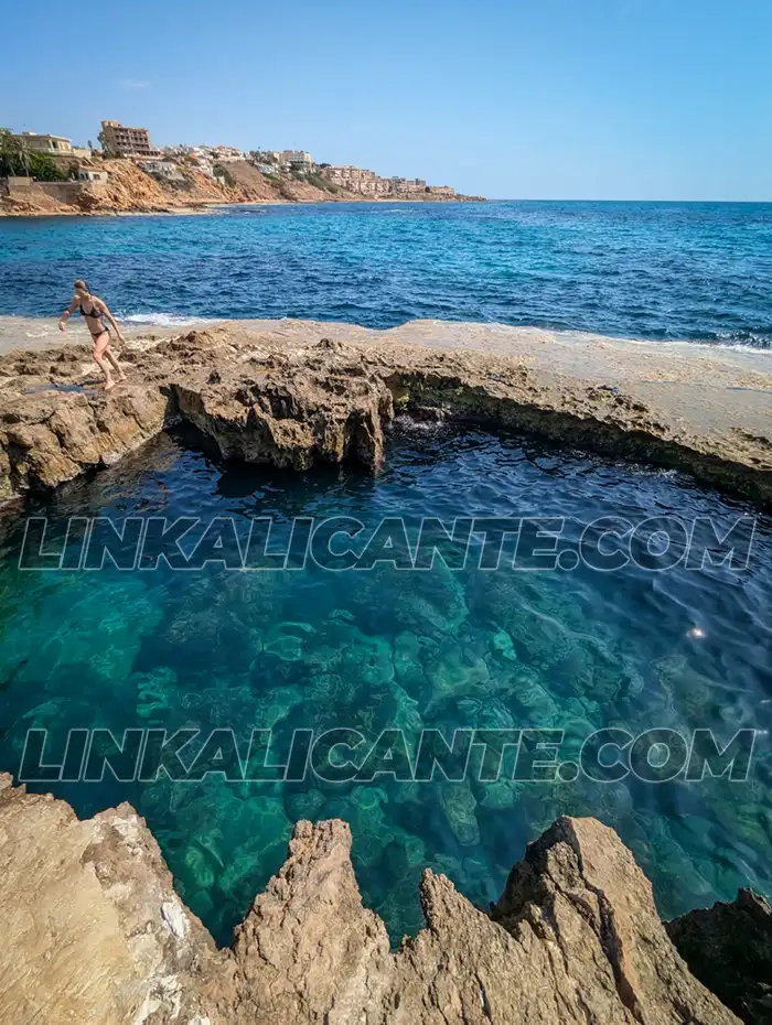 Cala de la Zorra, piscina natural