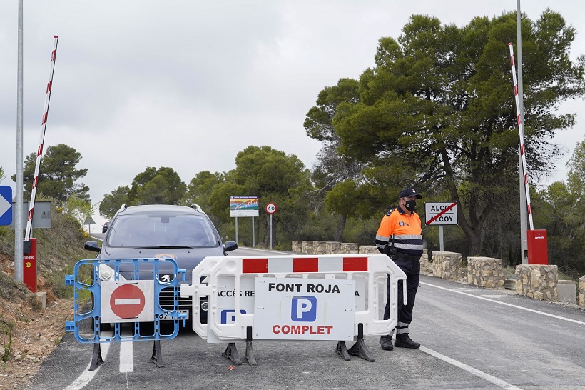 Barrera carretera Font Roja. Foto: El Nostre Ciutat