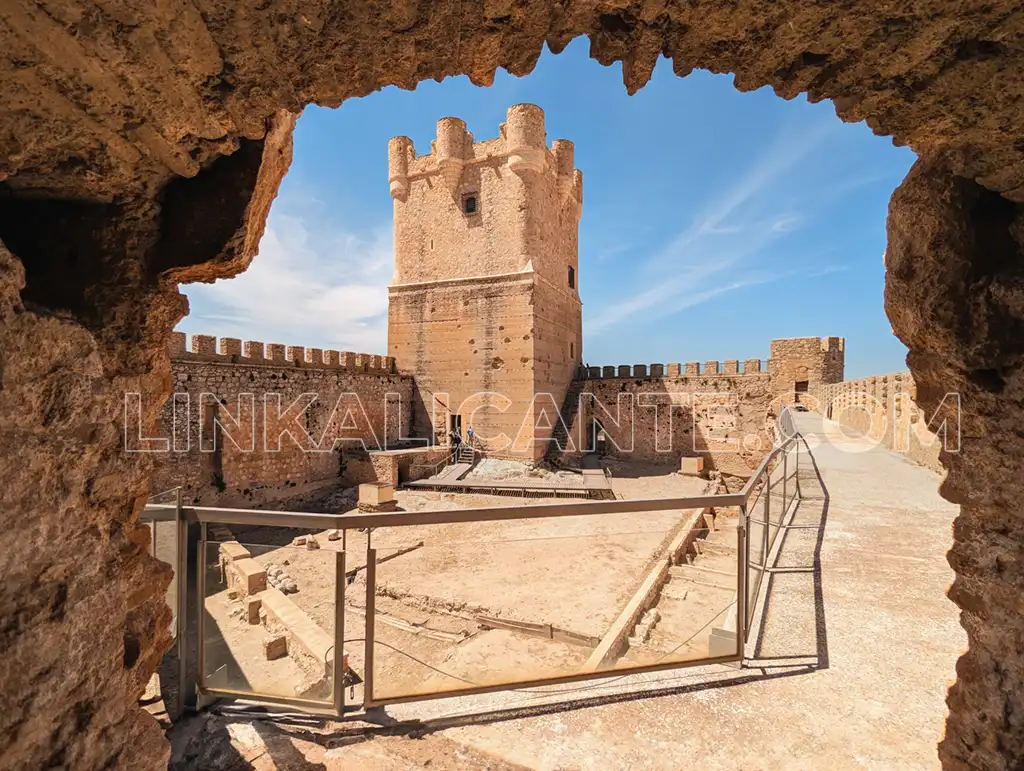 Castillo de la Atalaya, Villena