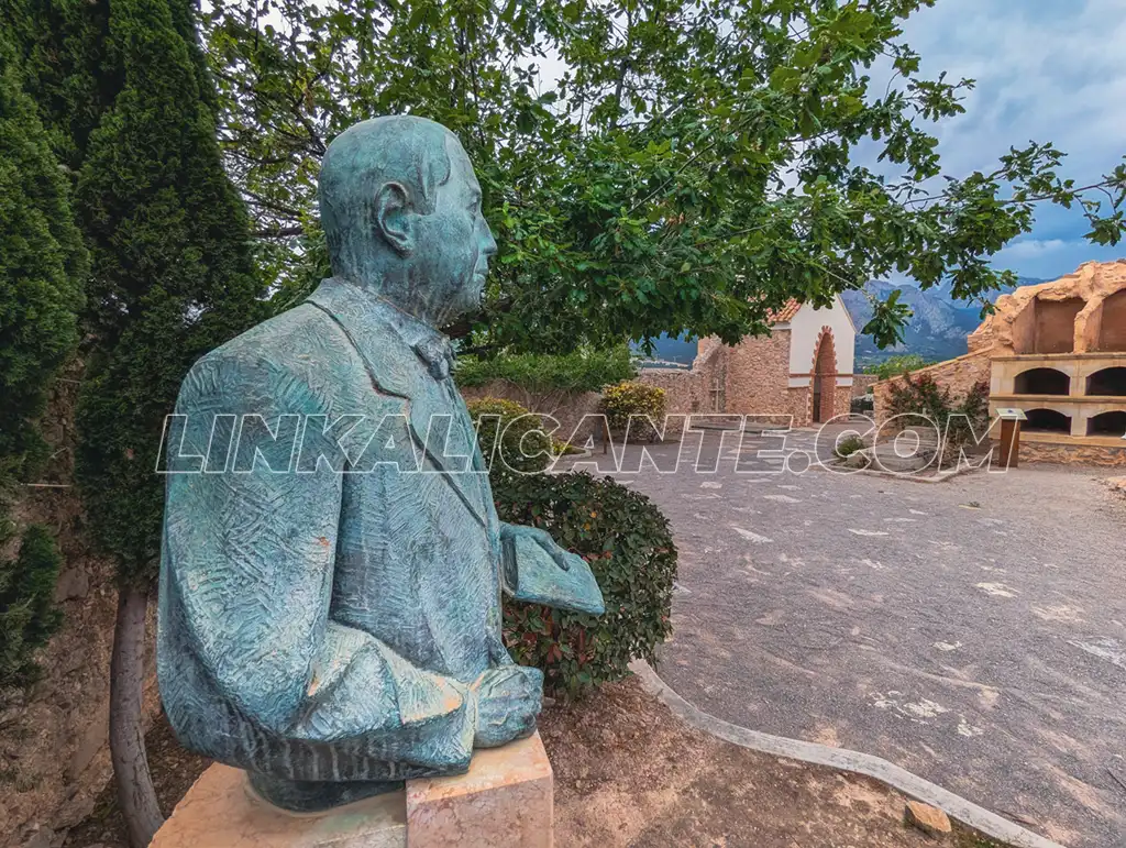 Bust of Sigüenza in the literary cemetery of Polop