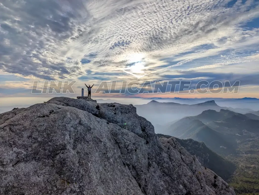 Pico del Maigmó desde el Balcón de Alicante
