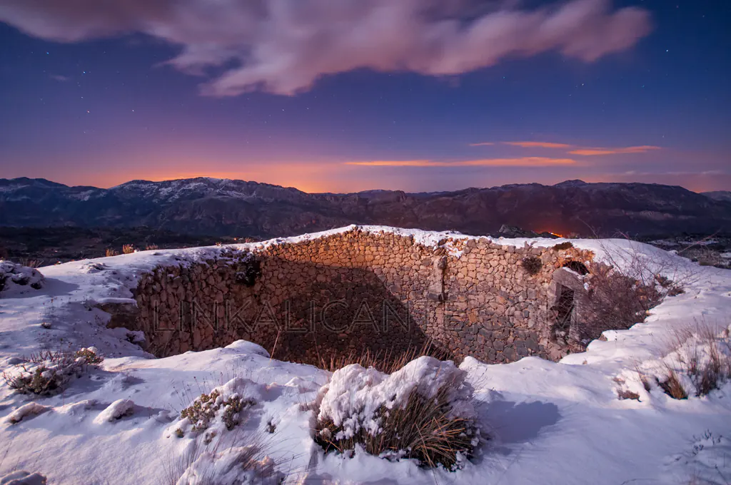 Pozo de nieve en la Sierra de Aitana