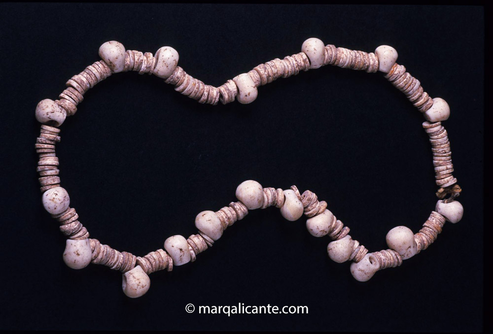 Neolithic necklace found in the Cova del Fum, Serra de Fontcalent