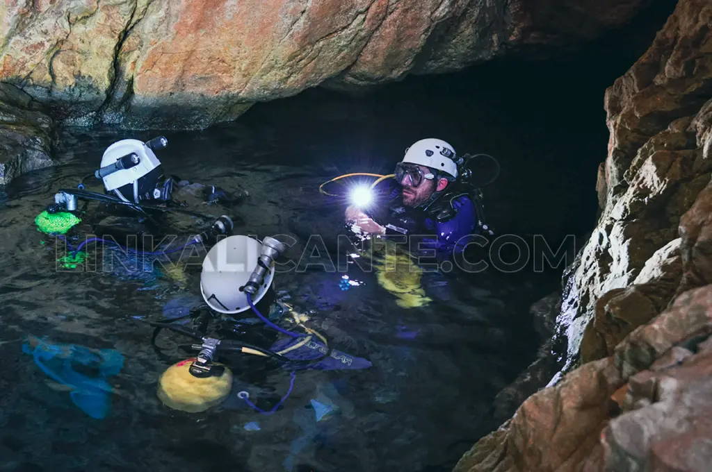 cova-dels-arcs-buceo