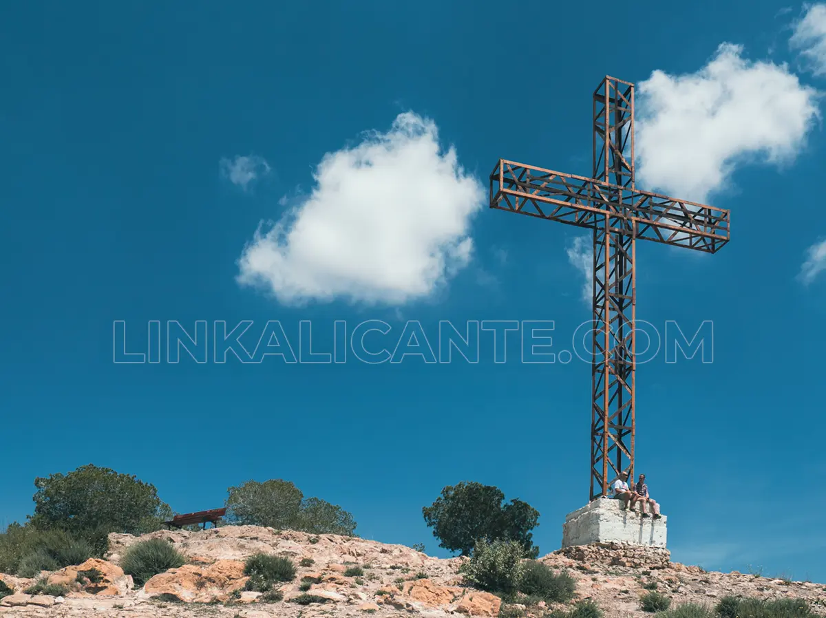 La Vega Baja fuera de temporada: qué ver en Torrevieja, Guardamar y Orihuela de octubre a abril 15 Cruz de la Muela, Sierra de Orihuela