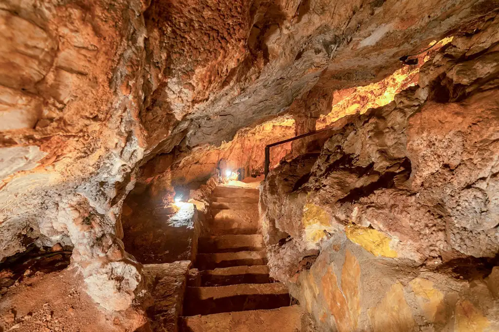 Cueva Canelobres l'Atzúbia