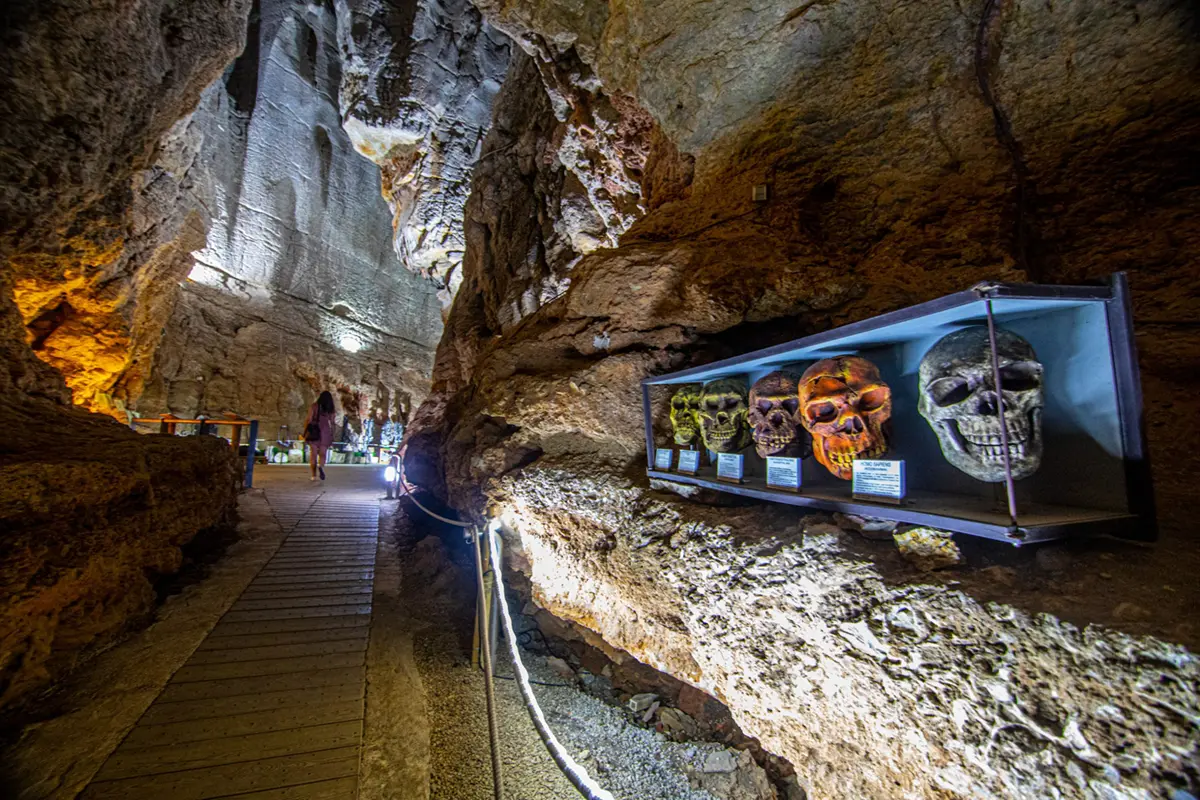 Cueva de las Calaveras, Benidoleig