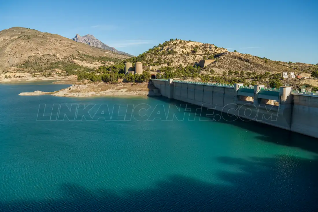 9 Rutas por pantanos y embalses de la provincia de Alicante 19 Embalse de Amadorio, La Vila Joiosa