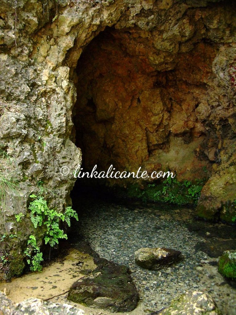 Font de la Coveta, nacimiento del río Vinalopó