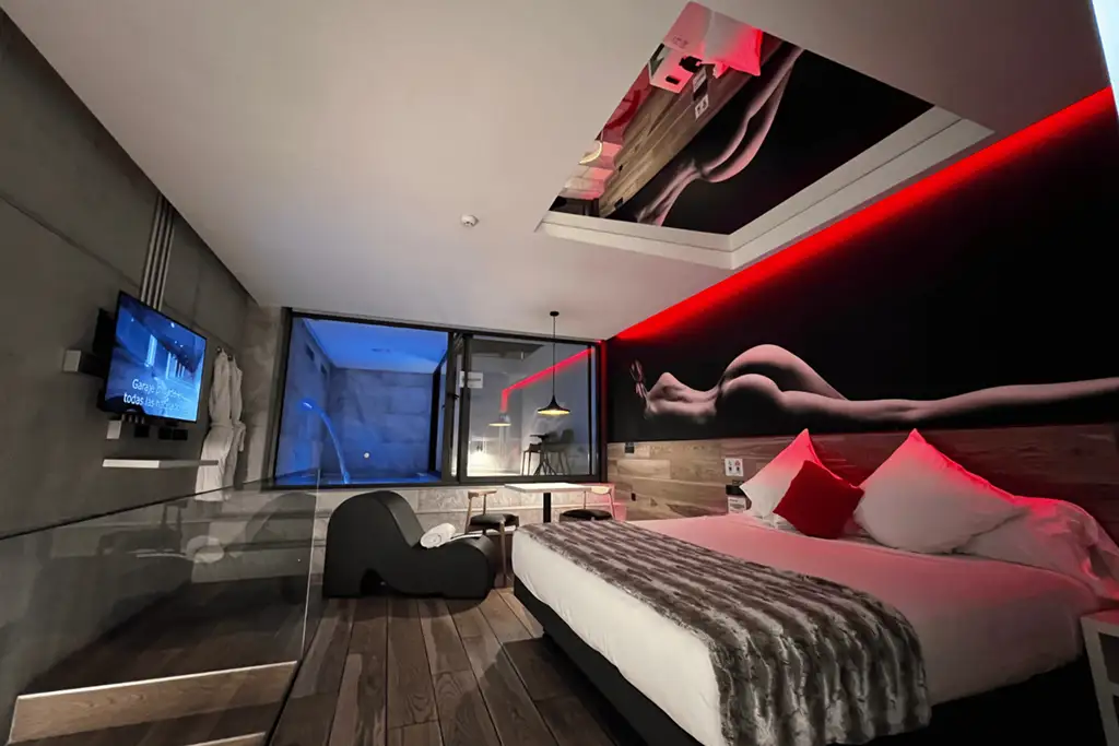 8 Hoteles en Valencia con jacuzzi en la habitación para una escapada romántica 7 Hotel Loob Valencia