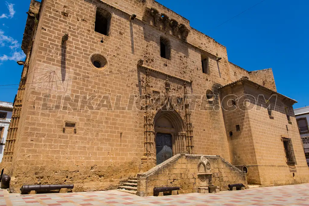 Qué ver en Jávea y alrededores: 11 lugares y planes imprescindibles 15 Qué ver en Jávea - Iglesia-fortaleza de San Bartolomé
