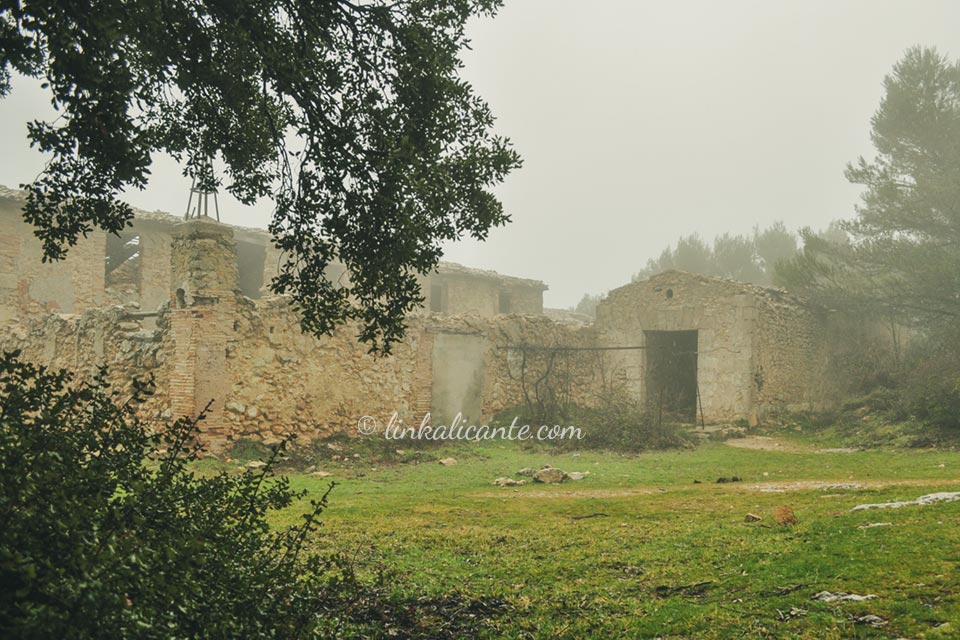 Mas de Tetuan, Parc Natural de la Font Roja