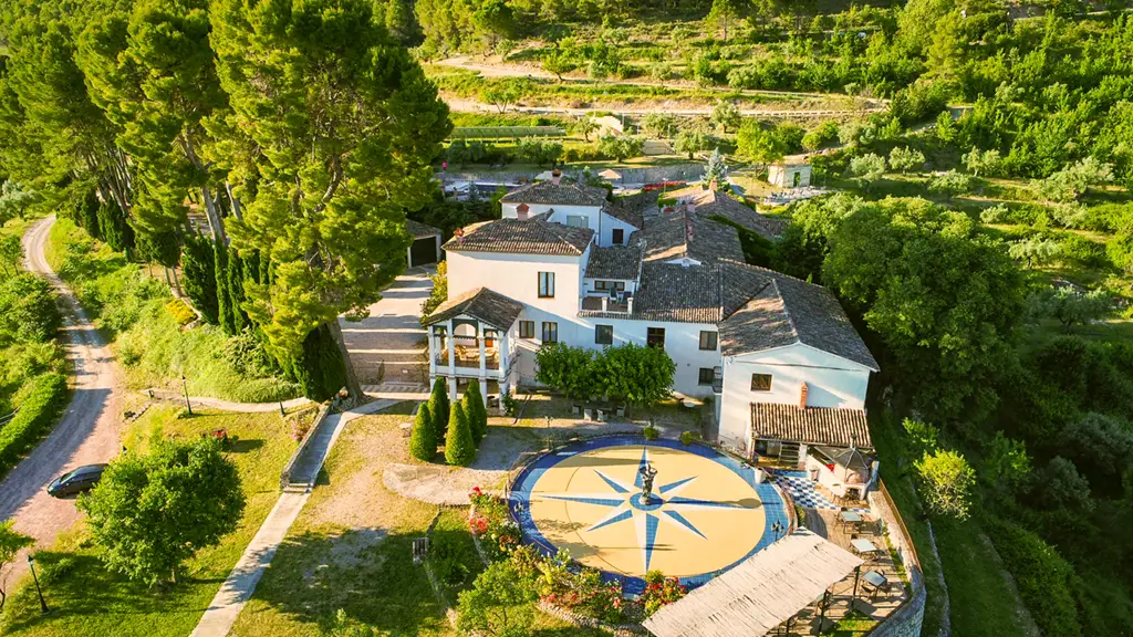 Masía la Mota, en el Parque Natural de la Font Roja (Alcoy)