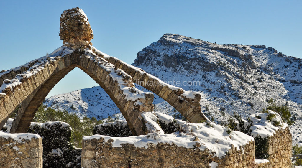 Ruta Montcabrer desde Agres con Nieve