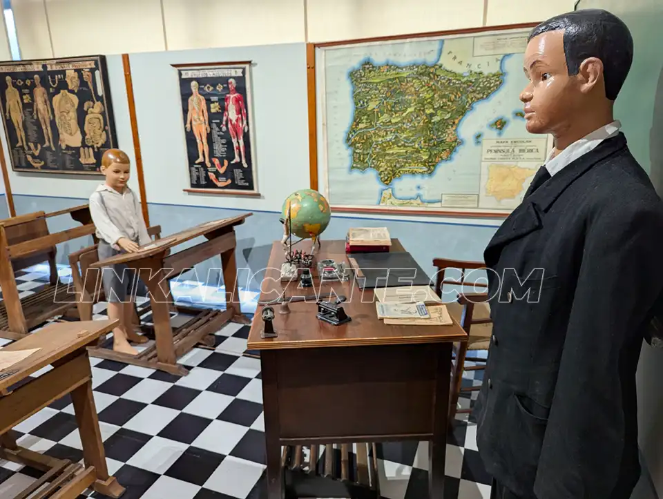 Qué ver en Elche, 15 imprescindibles para un día o fin de semana 14 Museo Escolar de Puçol, Elche