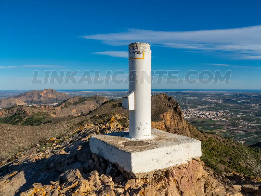 Peña de Orihuela o Leja Millamón, vértice geodésico