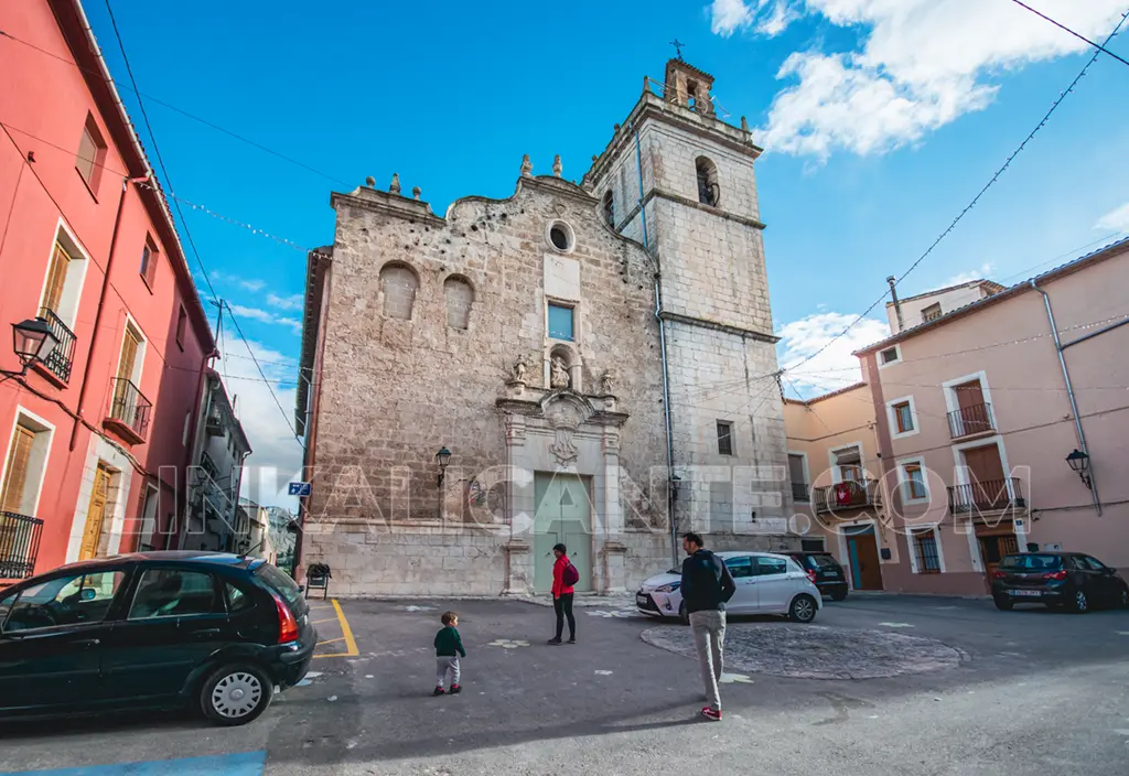 Penàguila, Plaça de l'Església