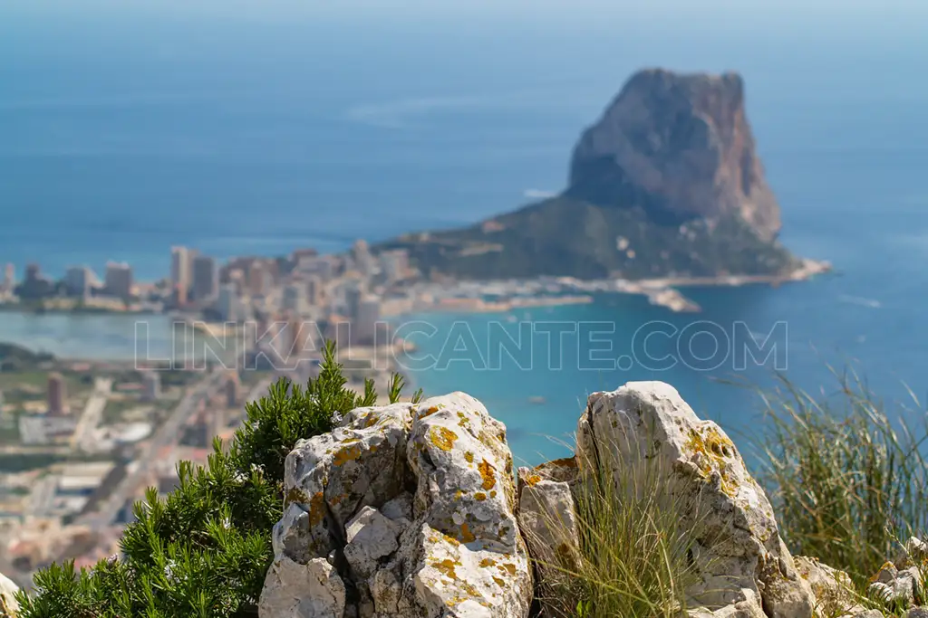 Peñón de Ifach desde la Sierra de Oltà