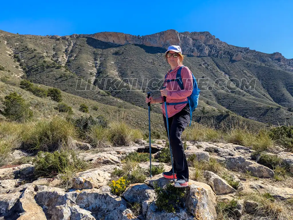 Ruta a la Penya Migjorn (1.226 m) desde Tibi 6 Penya Migjorn desde Tibi