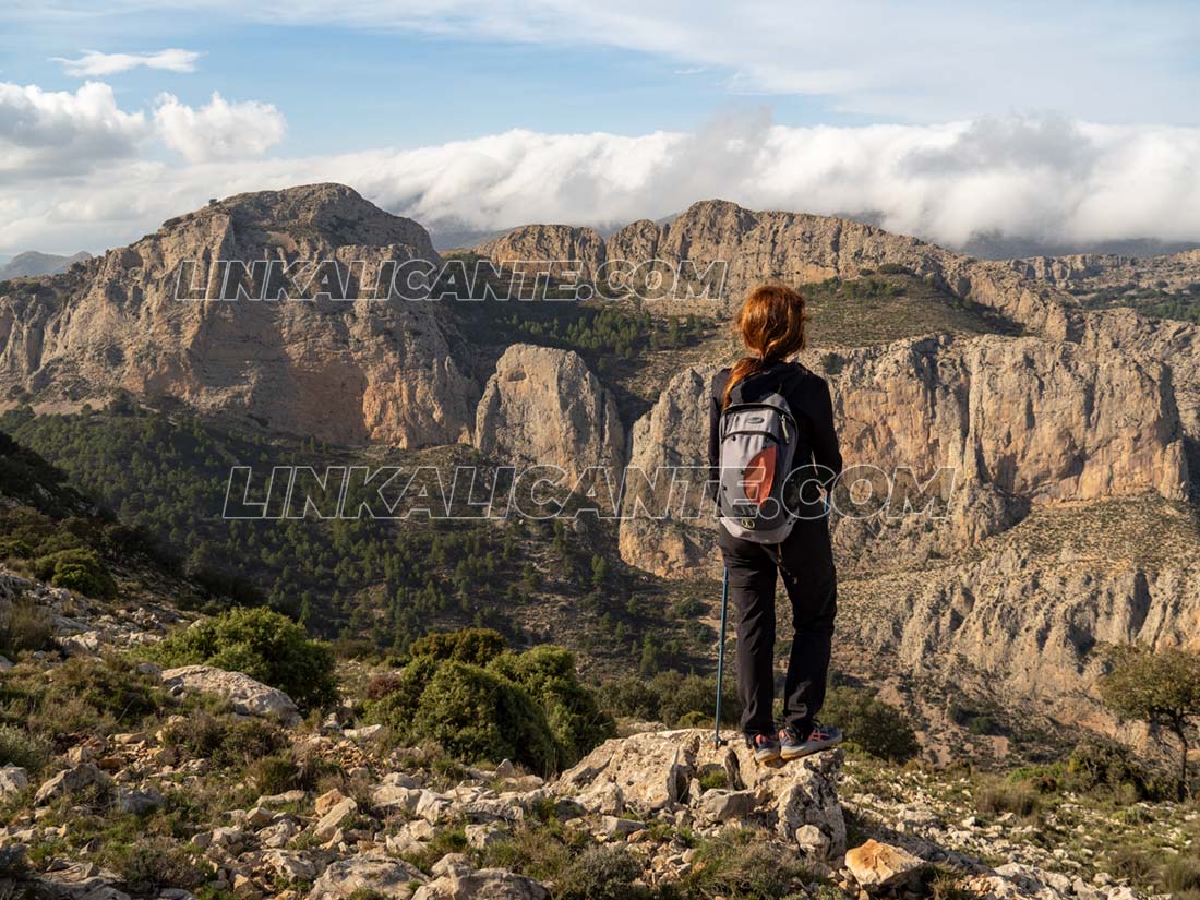 El Passet del Goleró y el Racó de les Tovaines 12 Ruta Penyo Cabal desde helipuerto Ponoig