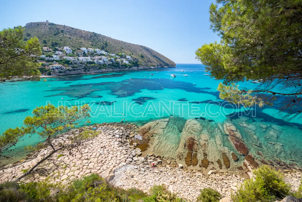 playa-portet-moraira-cap-dor-torre-vigia