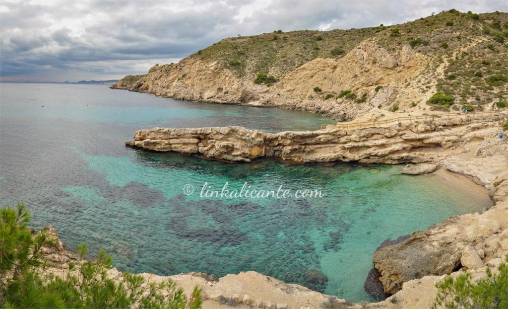 Playa del Racó del Conill, sendero de la costa de la Vila Joiosa