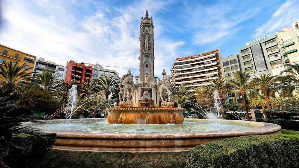 Ruta a pie por Alicante para aprovechar unas horas libres 9 Plaza de los Luceros, Alicante