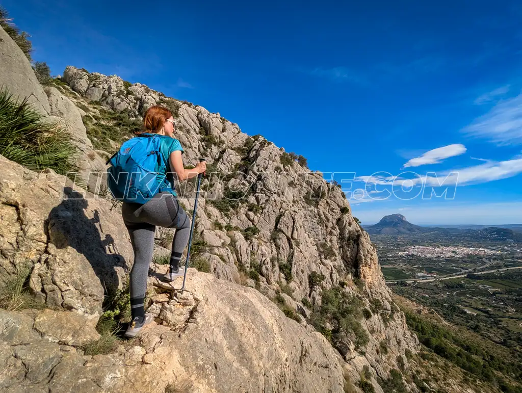 Serra de Segària: cumbre por el Portell d'Ondara y Cova Fosca, PR-CV 415 9 Zona de trepadas antes del Portet d'Ondara
