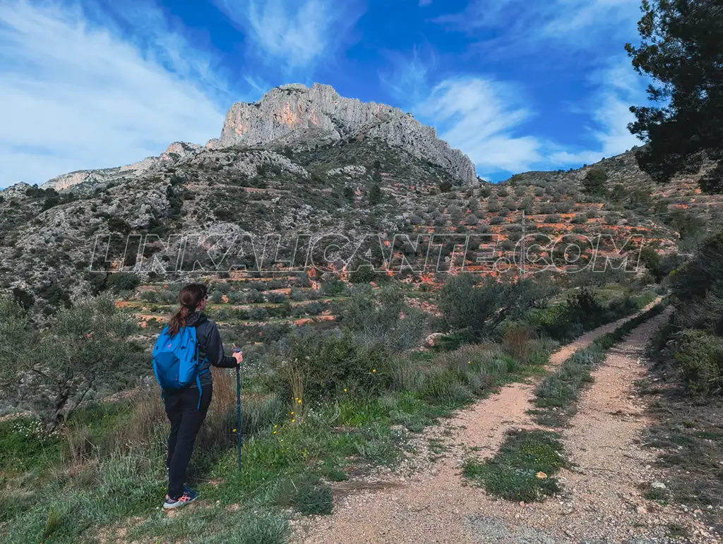 Benicadell por El Regall desde Beniarrés