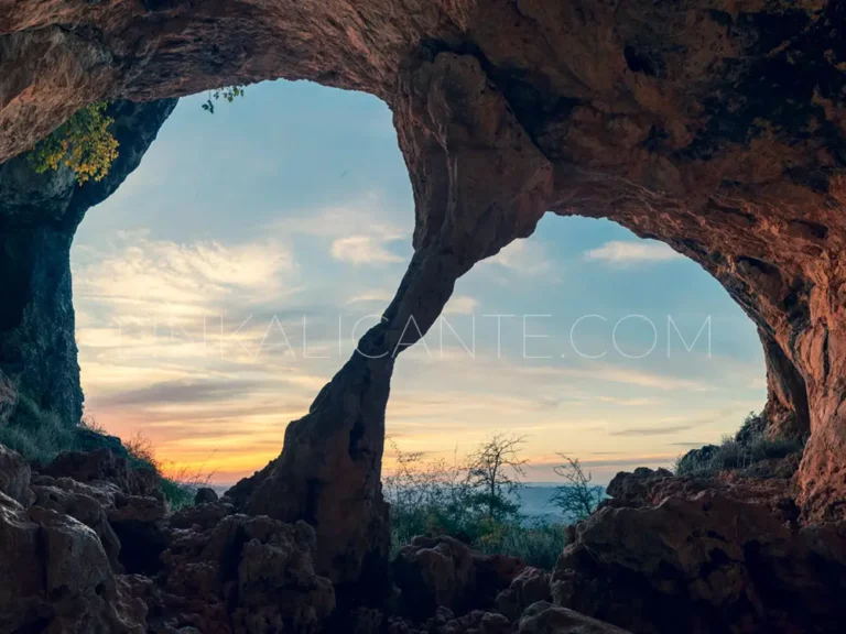 Cova Bolumini, Serra de Mariola