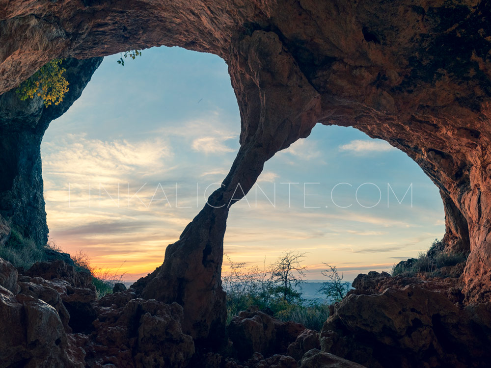 Cova de Bolumini, Serra de Mariola