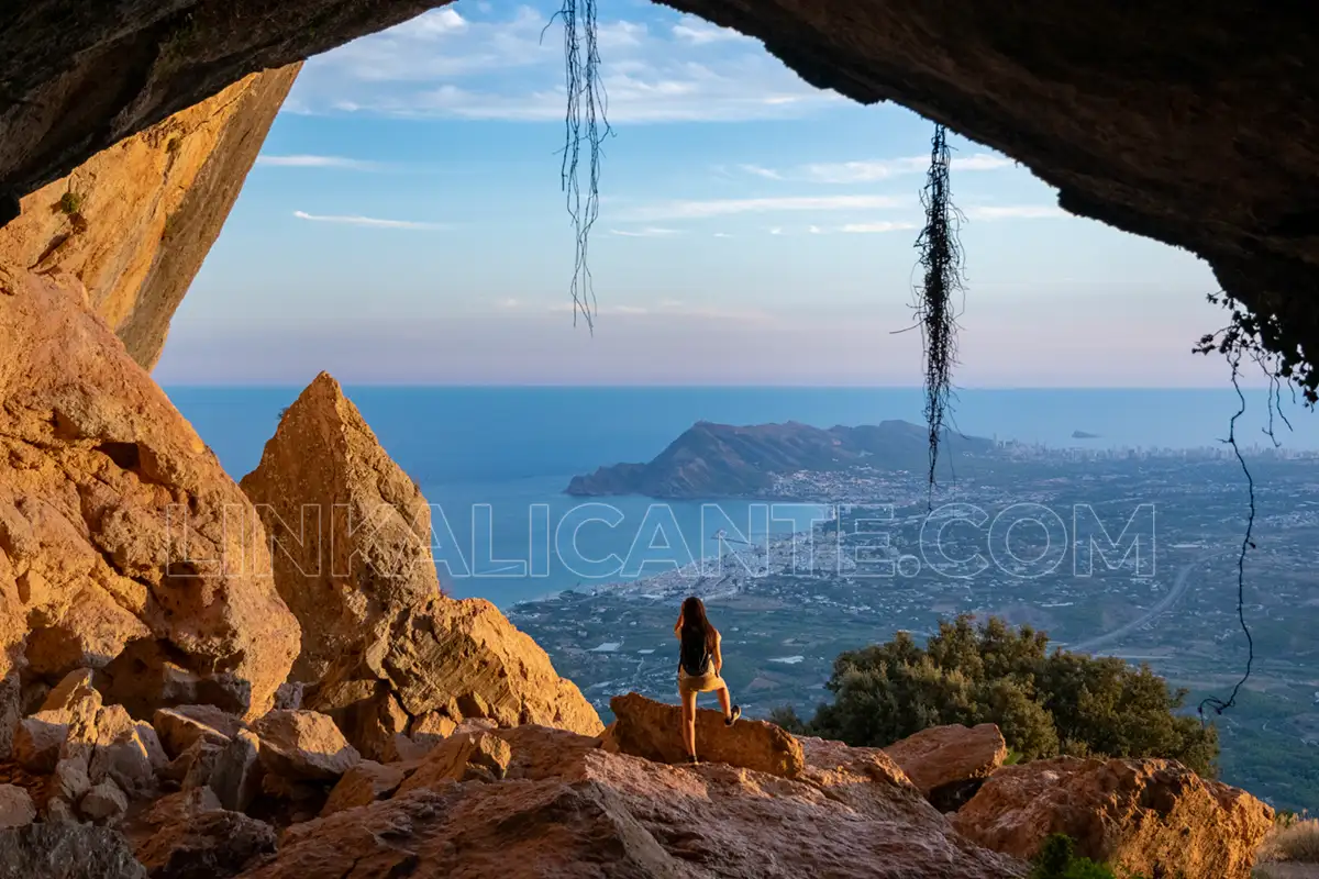 El Forat de Bèrnia, vistas a Altea