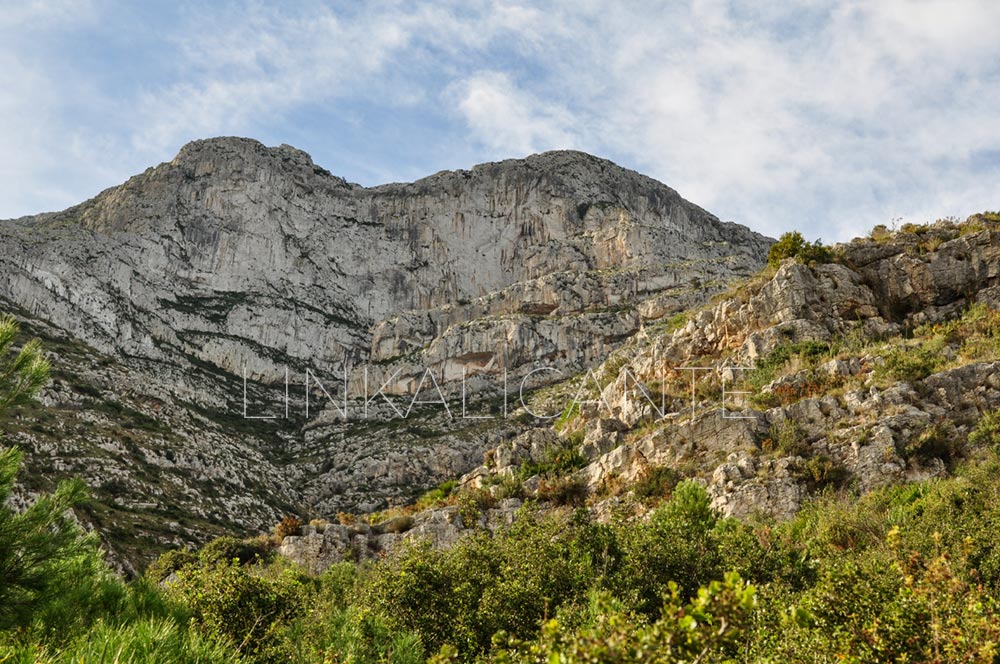 Montgó summit loop hike