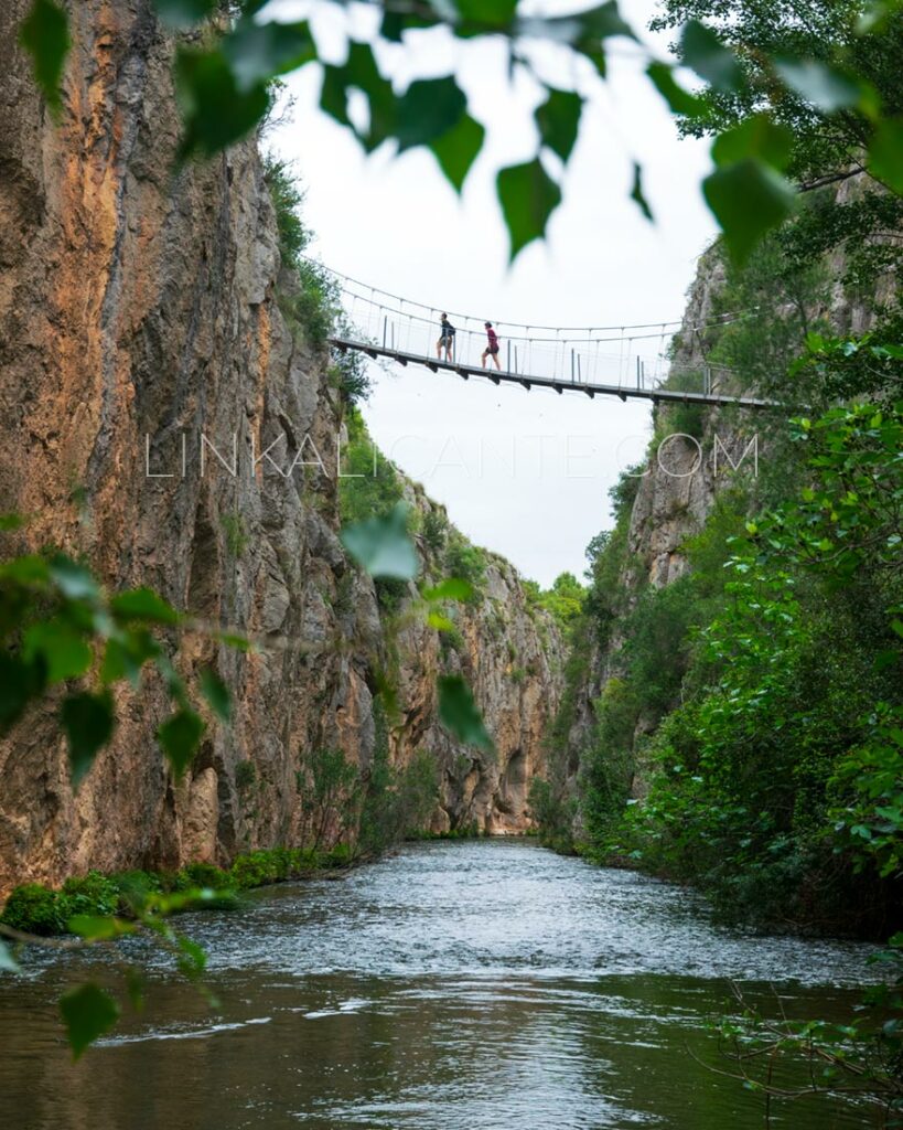 A través de las Hoces del Turia: la Ruta de los Pantaneros de Chulilla