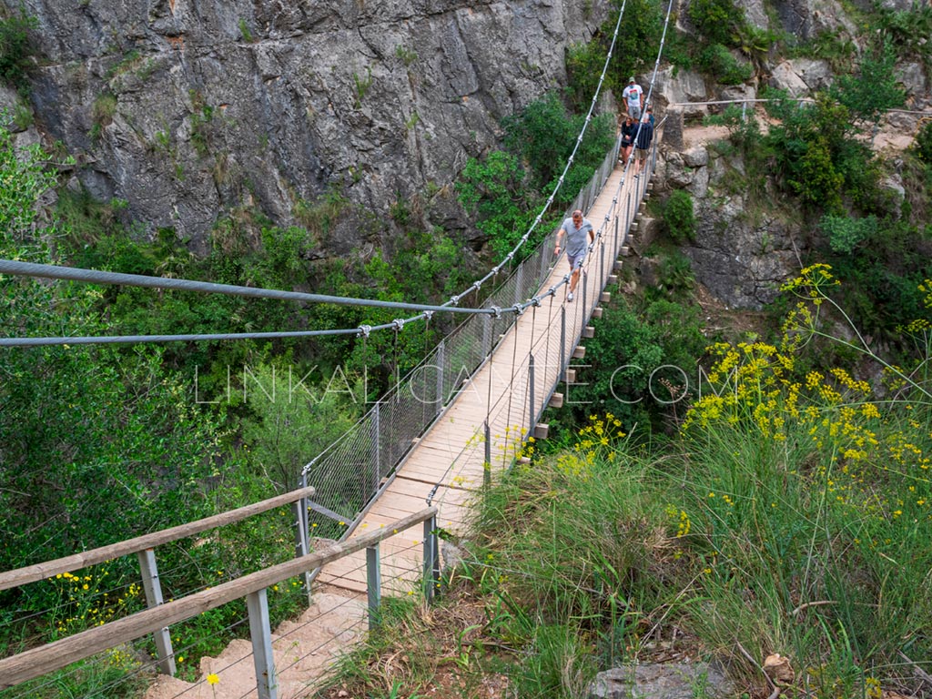 Fragante acerca de Espera un minuto Ruta de los Puentes Colgantes de Chulilla, a través de las Hoces del Turia