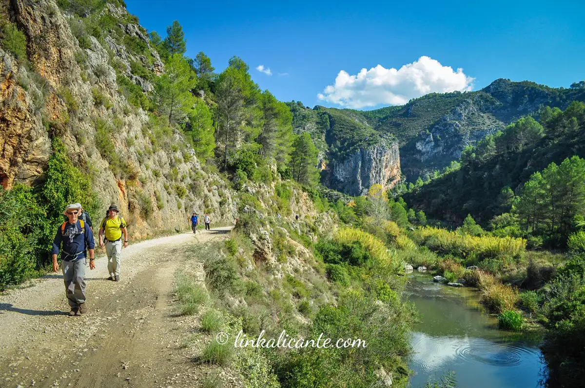 De túneles a paisajes increíbles: las Vías Verdes de Alicante que merece la pena conocer 11 Vía Verde del Serpis