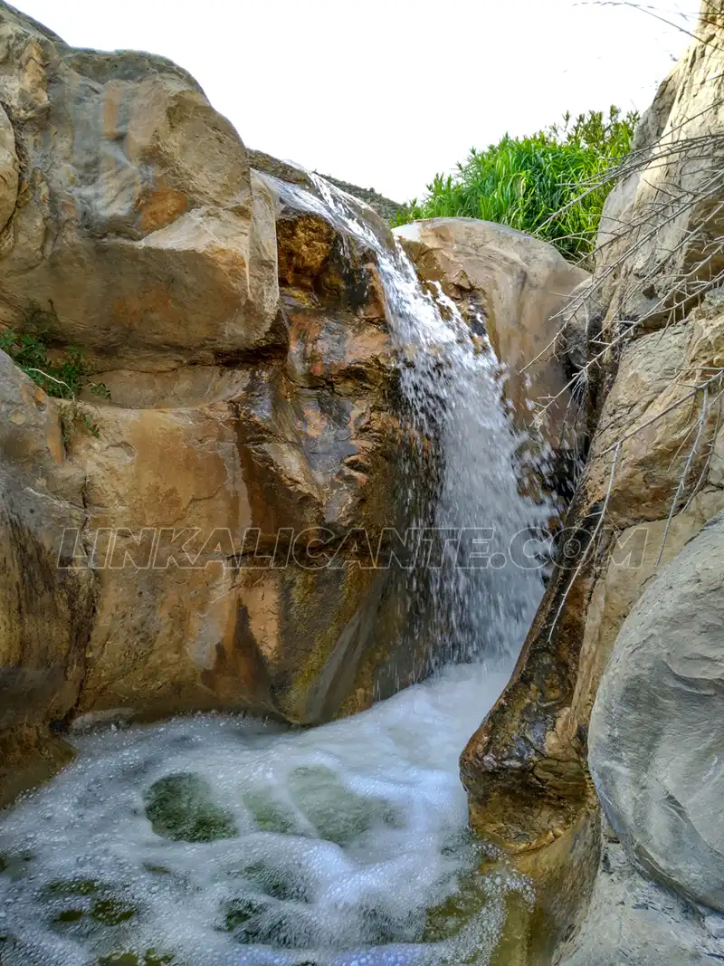 El Salt de Xixona: un oasis escondido entre barrancos que reabre en 2026 6 Cascada El Salt de Xixona