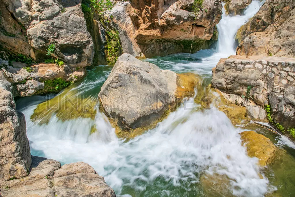 saltos-agua-rio-bolbaite-piscinas-naturales