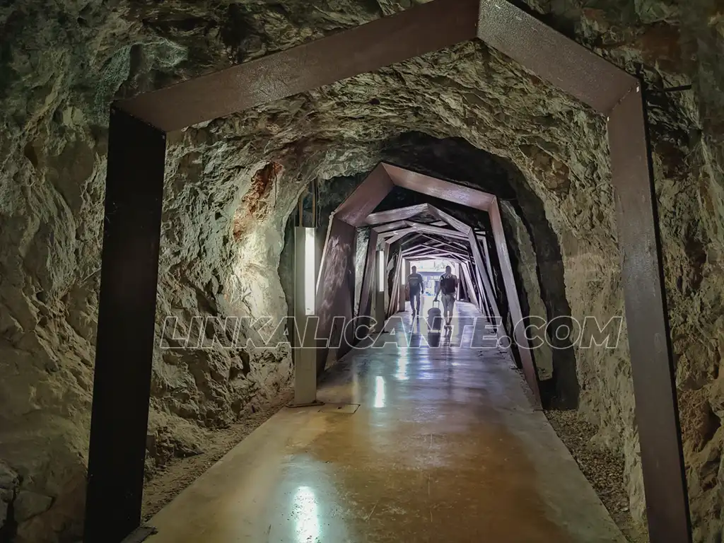 Túnel del Castillo de Dénia